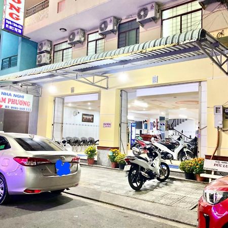 Bed and Breakfast Nha Nghi Nam Phuong Хатьен Экстерьер фото